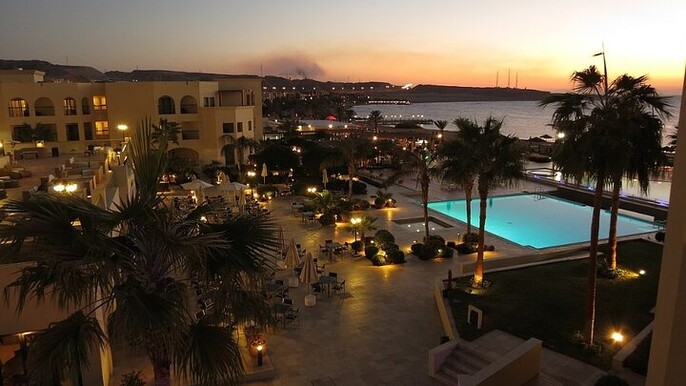Comfort VIP Private Transfer: Petra to Aqaba South Beach Hotels