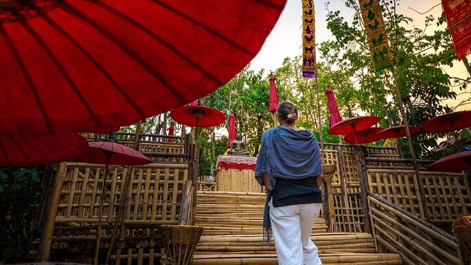 Chiang Mai Old City & Temples Guided Walking Tour - 3 Hrs
