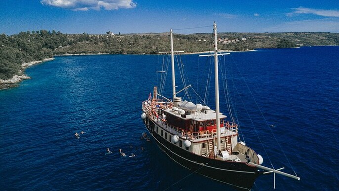 Full-Day Swimming and Snorkeling Tour in Split