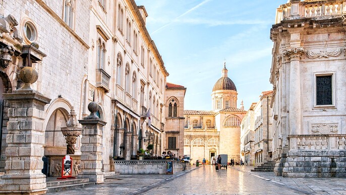 Group Tour: Awakening of Dubrovnik & First Morning Coffee