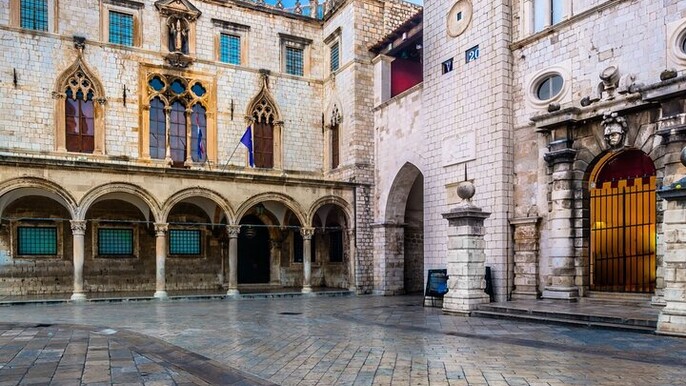 Group Tour: Awakening of Dubrovnik & First Morning Coffee