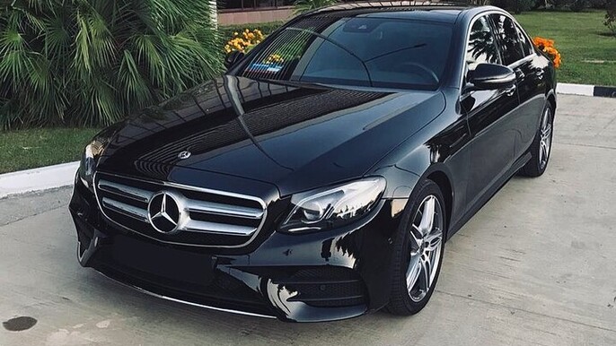 Departure Private Transfer: Johannesburg to Tambo Airport JNB in Business Car