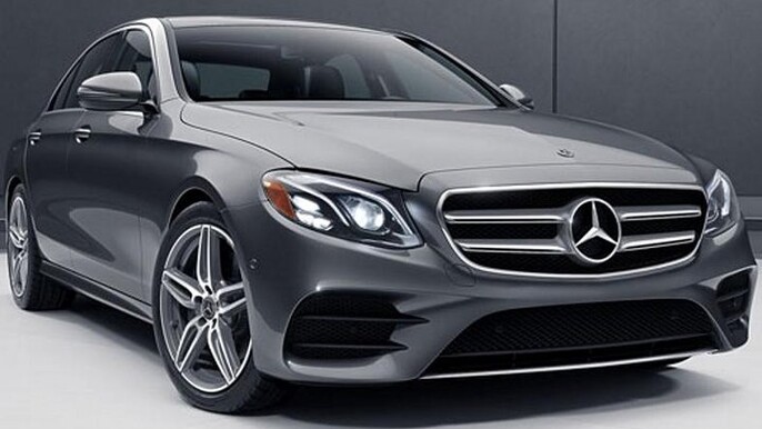 Arrival Transfer: Dublin Airport DUB to Dublin in Business Car