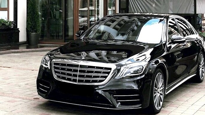 Airport Transfer: Doha to Doha Airport DOH by Luxury Car