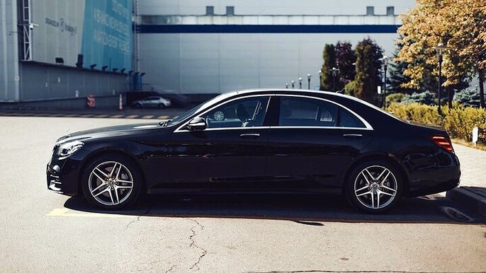 Airport Transfer: Airport HEL to Helsinki by Business Car