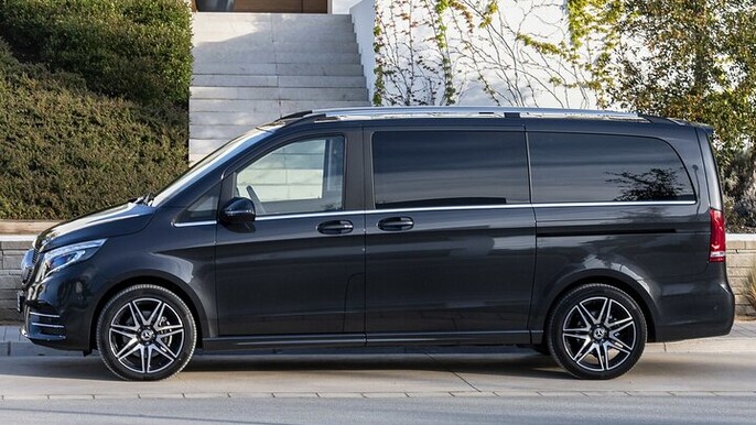 Arrival Transfer: Heathrow Airport LHR to London by Luxury Van