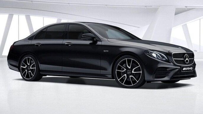 Arrival Transfer: Berlin Airport BER to Berlin in Business Car