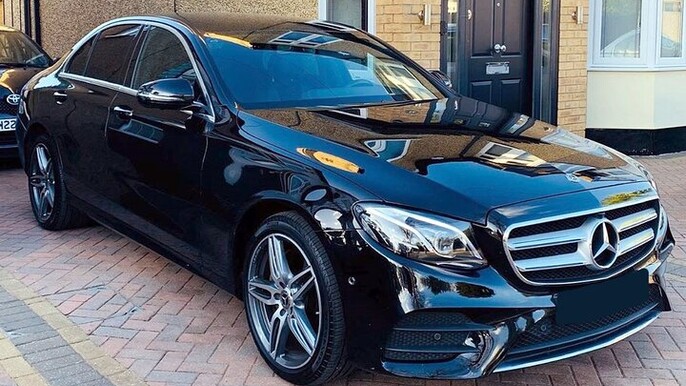 Private Transfer: Heathrow Airport LHR to London by Business Car