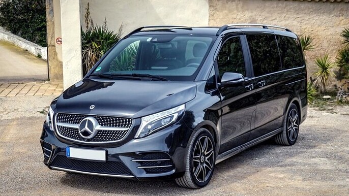 Private Transfer: Andorra La Vella to Barcelona by Luxury Van