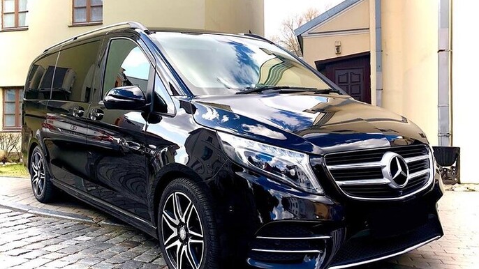 Private Transfer: Calgary Airport YYC to Calgary by Luxury SUV