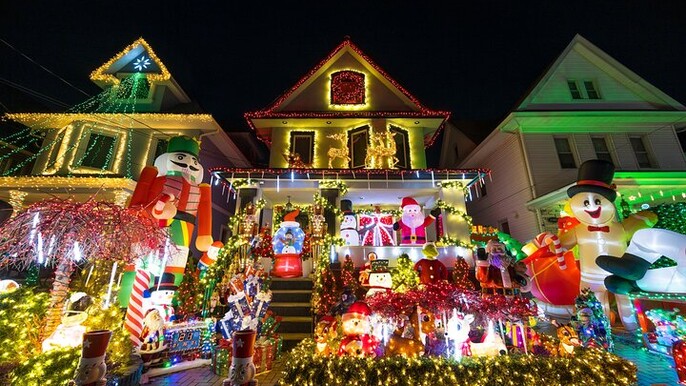 NYC: Dyker Heights Christmas Lights Express Tour