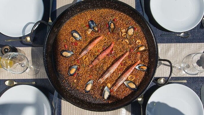 Authentic Premium Paella and Sangria Cooking Class in Barcelona