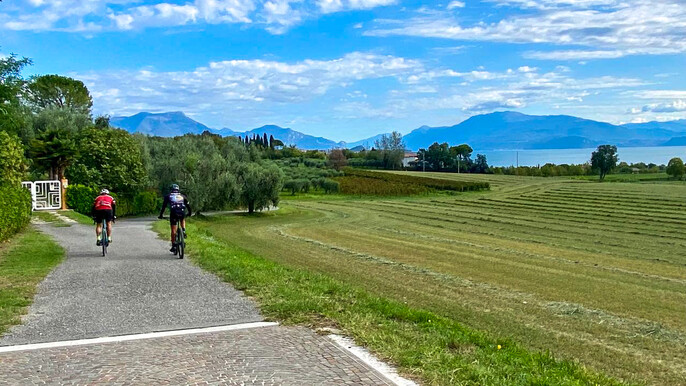 E-Bike tour from Desenzano with Wine Tasting