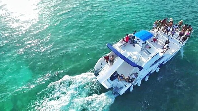 Catamaran Boat Cruise up 12 People