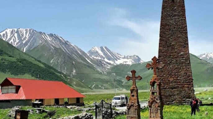 From Kazbegi to Truso Valley Trek with Hotel Transfers