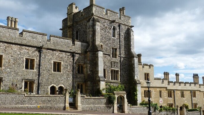 Southampton Cruise Port Transfer and Tour from London via Windsor