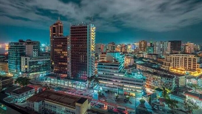 Dar es Salaam Night City Tour with Local Dinner