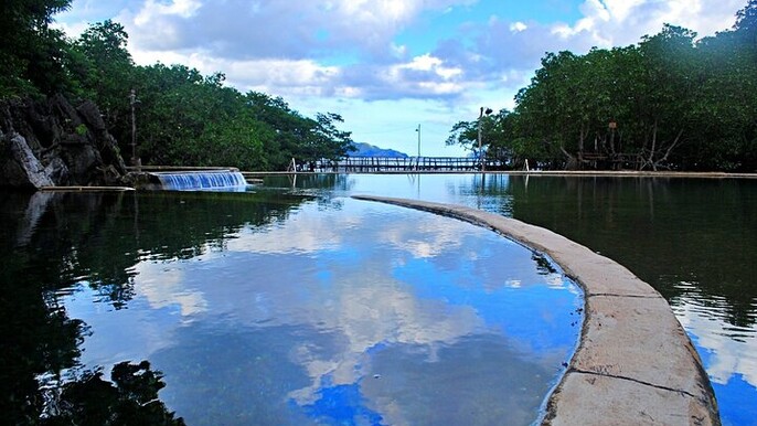 Private Coron Town Tour and Maquinit Hot Spring