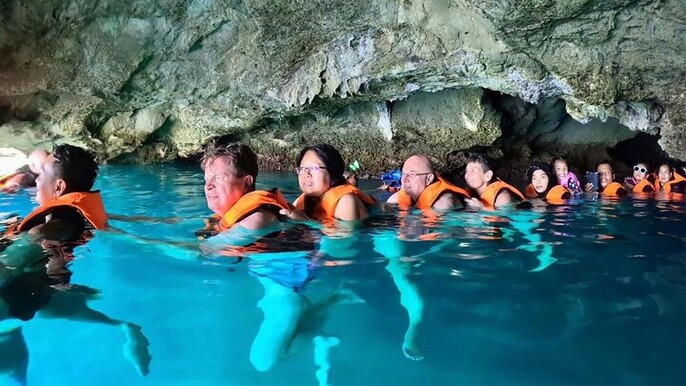 One-Day Trang 4 Islands Snorkeling Tour by Speedboat