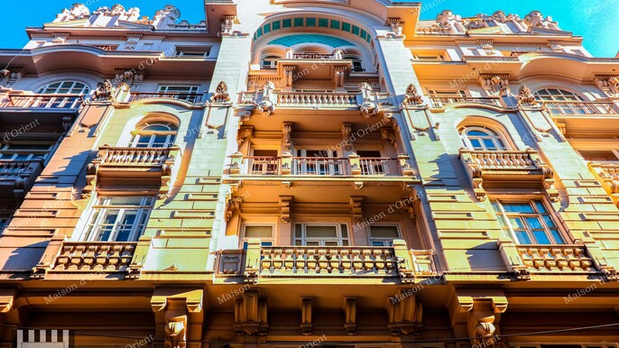 Istanbul: Taksim to Galata Tower Levantine Heritage Tour