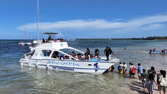 Private Cruise with BBQ - Slide And Open Bar