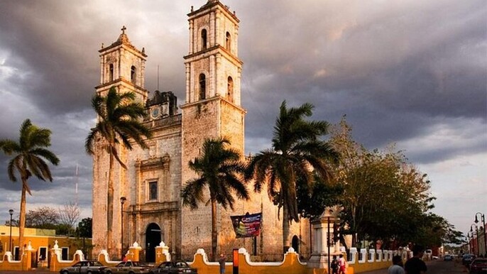 Chichen Itza Cenote and Valladolid Day Tour with Tequila Tasting