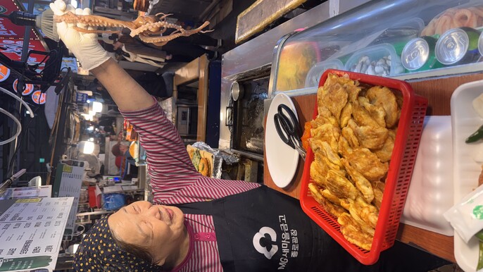 Real traditional market Dongmyo Flea & Gwangjang market tour