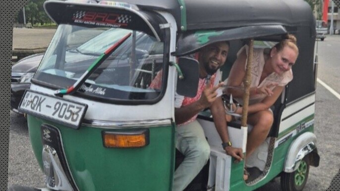 Colombo shopping Tour (Tea, Gems, cinnamon, souvenirs, cotton )