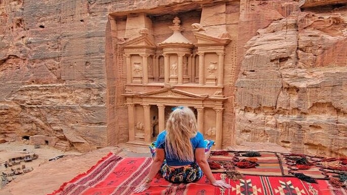 Private Guided Day Trip to Petra from Amman or Queen Alia Airport