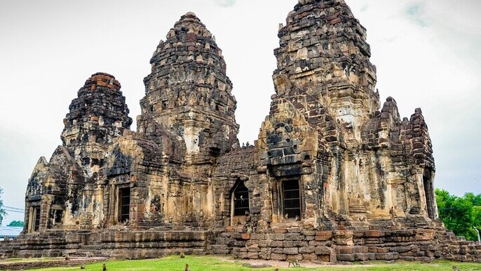 Lopburi Monkey Temple & Ayutthaya Old City Tour From Bangkok