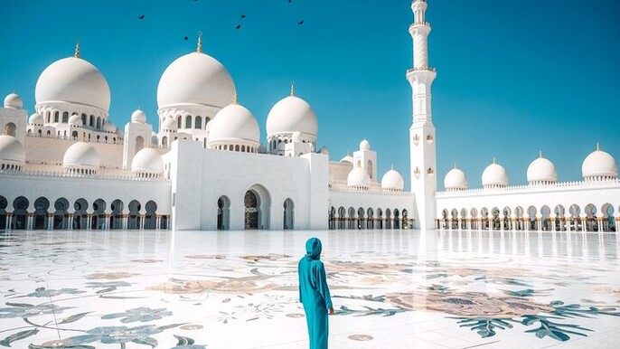 Abu Dhabi Day Tour with Qasr al Watan Palace