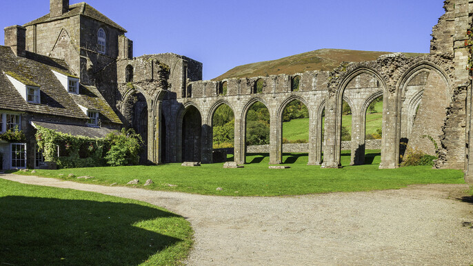 From Cardiff or Merthyr: Bannau Brycheiniog (Brecon Beacons), Hay-on-Wye, Medieval and Industrial Heritage