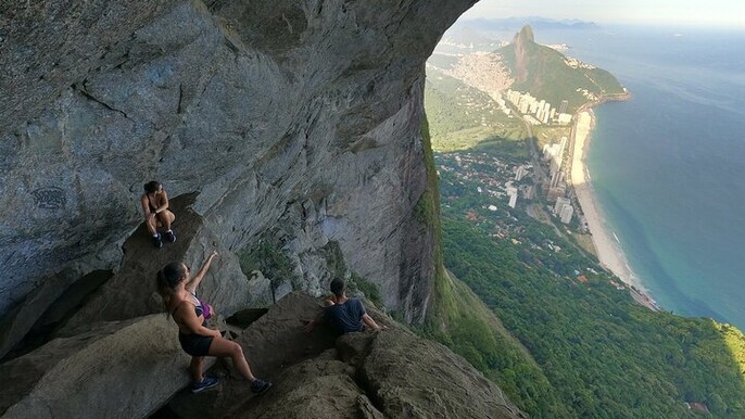 Garganta do Céu and Waterfall hike in Pedra da Gávea