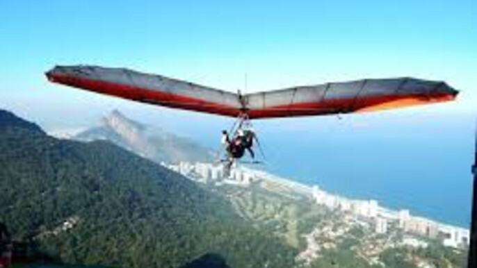 Voo de Asa-Delta ou Parapente