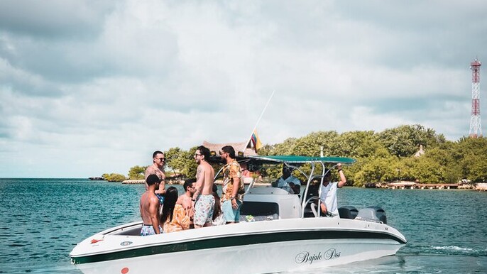 Boat Rental To The Rosario Islands Up To 13 People