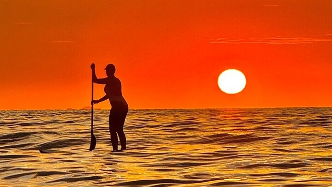 SUP at sunrise in Copacabana, live the river DE a new way