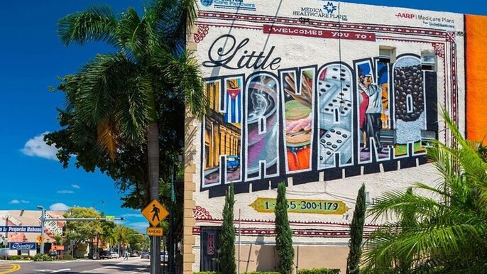 Calle Ocho Walking and food Tour: Cigars, coffee and Live Salsa