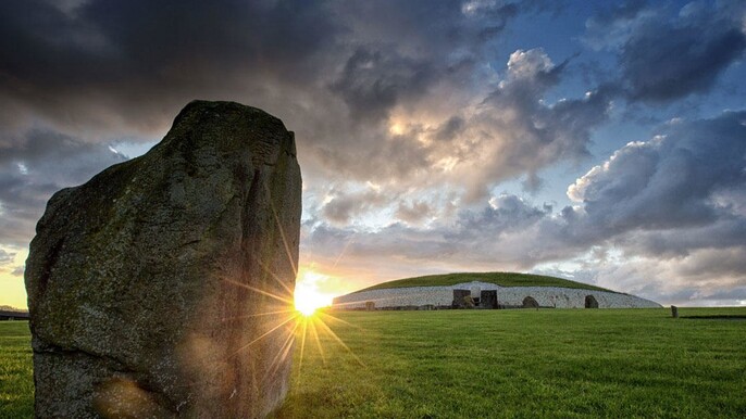 Newgrange and the Boyne Valley day tour from Dublin. Guided.