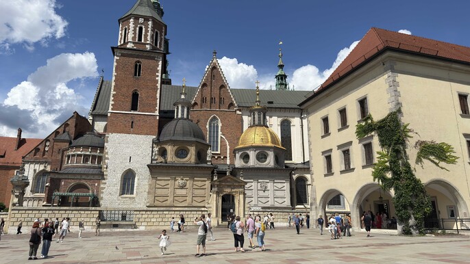 Krakow: Wawel Castle, Cathedral, Lunch & Rynek Underground