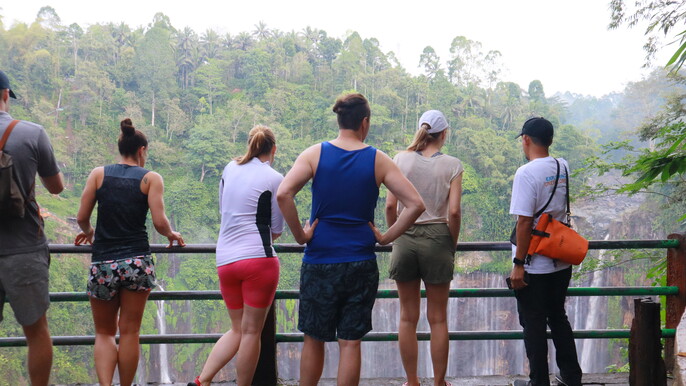 From Yogyakarta : 4D3N Mount Bromo, Ijen, and Tumpak sewu Waterfall Group Tour with Bali Drop-off