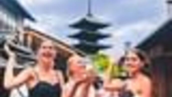 Kyoto: Gion and Geisha District Walking Tour