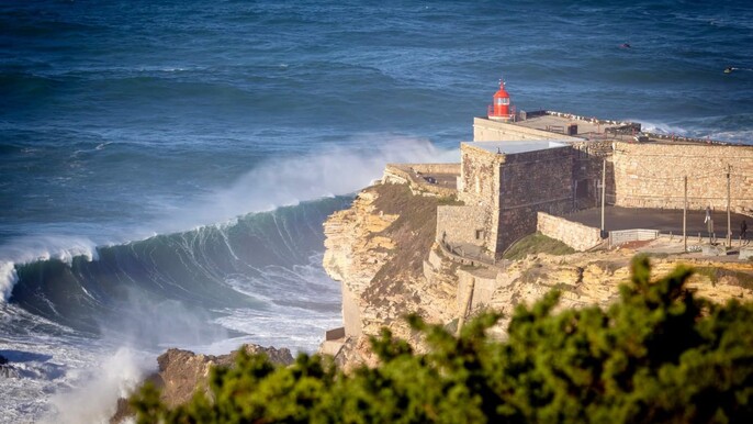 Sightseeing Tour Peniche/Nazaré/Óbidos with guide