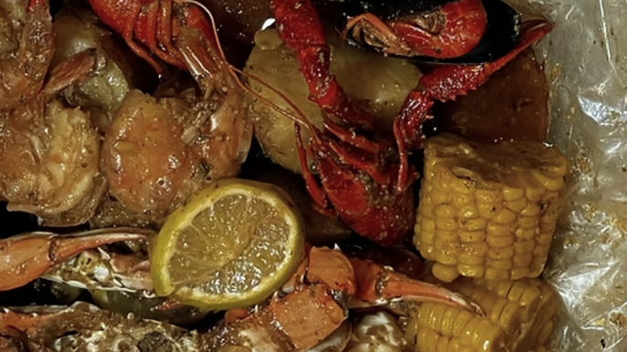 Paint & Dine by the Sea: A Colorful Culinary Experience at Seafood Kravings