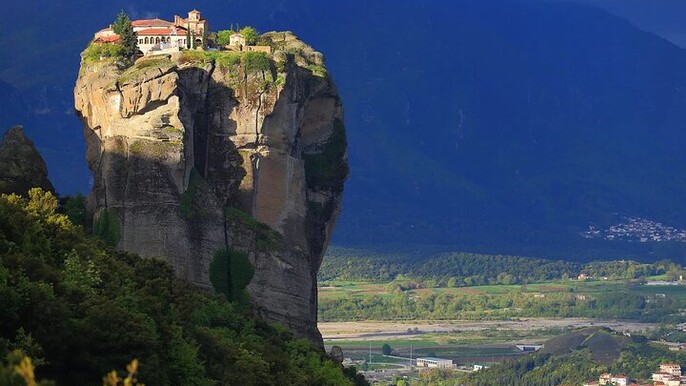 Private Full Day Meteora Tour with Local Guide