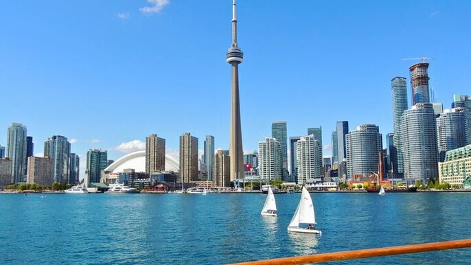 Best of Toronto City Tour with Boat Cruise & CN Tower