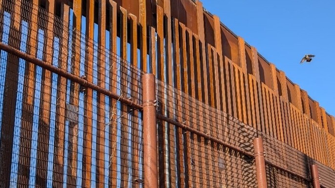 3-Hr Jeep Tour - Border Wall, Old Bisbee, Lowell & Open Pits