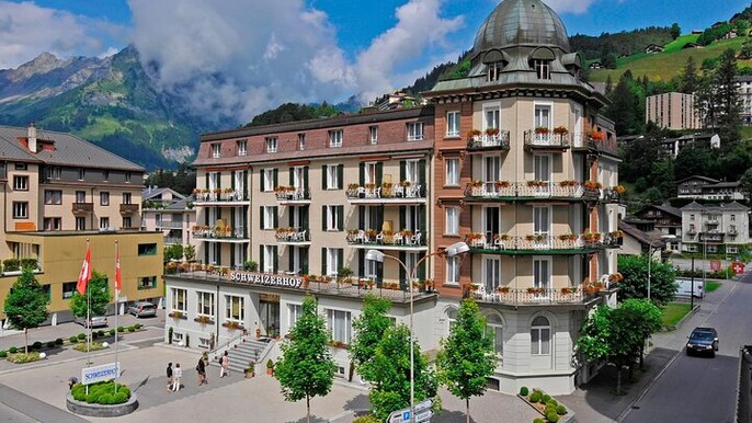 Mount Titlis tour with Ice Flyer from Zurich