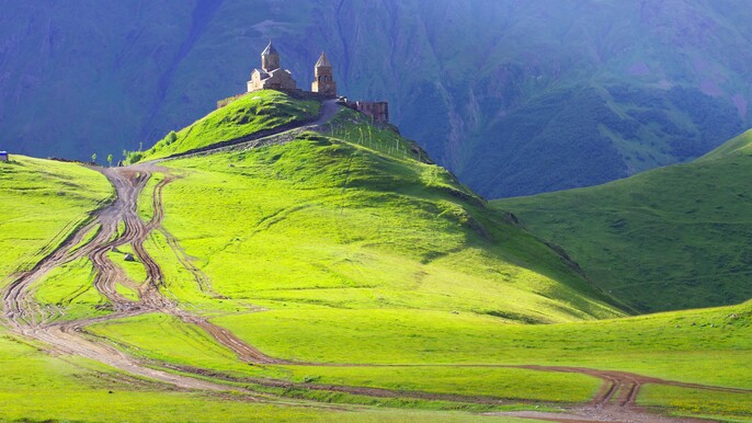 Full Kazbegi Region Tour: Monasteries, Mountains