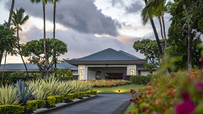 KOA to Fairmont Orchid Private Transfers