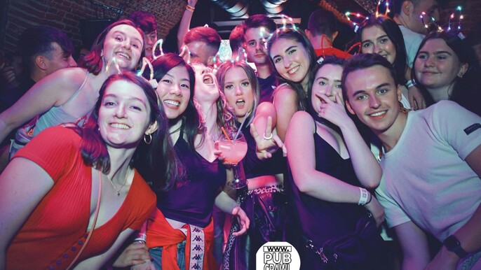 Madrid: Guided Pub Crawl Madrid Experience and Club Entry ( Get Your Guide)